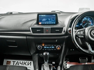 Хетчбэк Mazda Axela 2017 года, 1590000 рублей, Красноярск