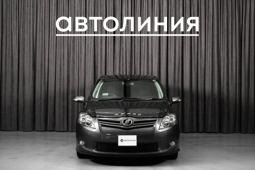 Хетчбэк Toyota Auris 2010 года, 820000 рублей, Красноярск