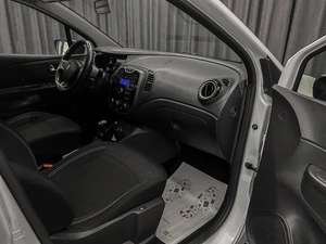 Внедорожник Renault Kaptur 2017 года, 899000 рублей, Красноярск