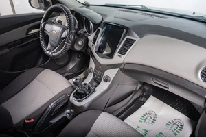 Седан Chevrolet Cruze 2011 года, 789000 рублей, Томск