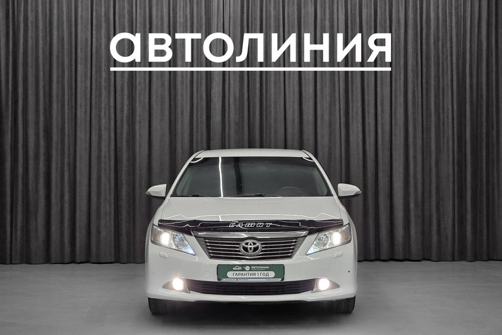 Седан Toyota Camry 2014 года, 1780000 рублей, Красноярск