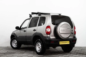 Внедорожник Chevrolet Niva 2011 года, 559000 рублей, Сургут