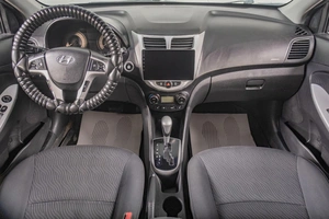 Седан Hyundai Solaris 2011 года, 739000 рублей, Томск