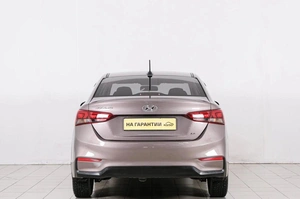 Седан Hyundai Solaris 2018 года, 1249000 рублей, Красноярск