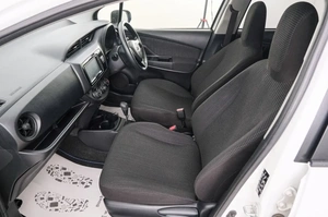 Хетчбэк Toyota Vitz 2019 года, 989000 рублей, Красноярск