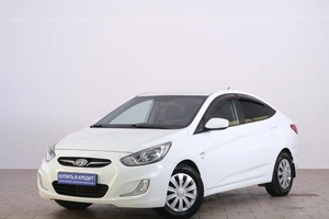 Седан Hyundai Solaris 2013 года, 849000 рублей, Омск