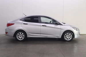 Седан Hyundai Solaris 2015 года, 820000 рублей, Брянск