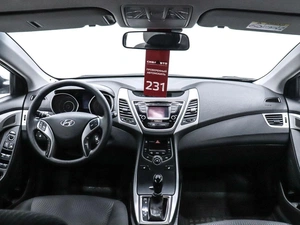 Седан Hyundai Elantra 2013 года, 1099000 рублей, Красноярск