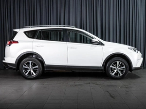 Внедорожник Toyota RAV4 2017 года, 2490000 рублей, Волгоград