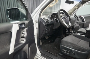 Внедорожник Toyota Land Cruiser Prado 2015 года, 3100000 рублей, Красноярск