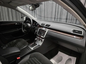 Седан Volkswagen Passat 2012 года, 950000 рублей, Красноярск
