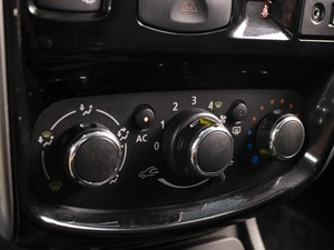 Внедорожник Nissan Terrano 2014 года, 1080000 рублей, Омск