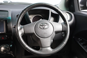 Хетчбэк Toyota Ist 2012 года, 969000 рублей, Новосибирск