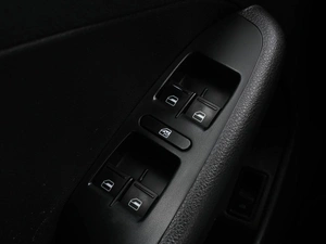 Седан Volkswagen Jetta 2011 года, 899000 рублей, Волгоград