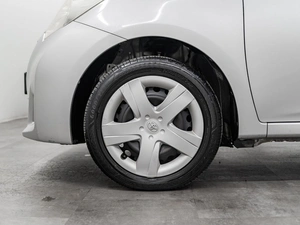 Хетчбэк Toyota Ractis 2013 года, 1150000 рублей, Красноярск