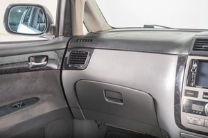 Минивэн Toyota Ipsum 2001 года, 829000 рублей, Томск