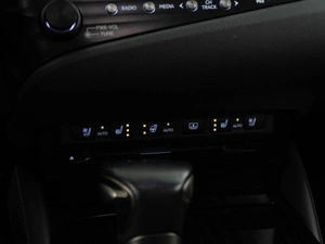 Седан Lexus ES 2020 года, 4698999 рублей, Москва