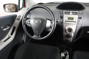 Хетчбэк Toyota Yaris 2008 года, 539000 рублей, Пермь