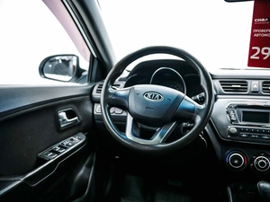 Седан Kia Rio 2012 года, 850000 рублей, Красноярск