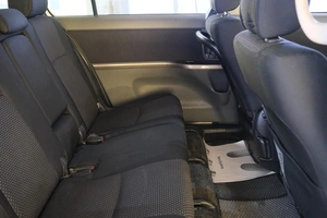 Минивэн Toyota Isis 2010 года, 1229000 рублей, Омск