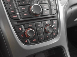 Хетчбэк Opel Astra 2013 года, 723200 рублей, Казань