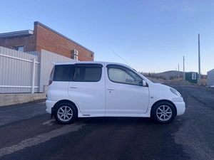 Минивэн Toyota Funcargo 2001 года, 427000 рублей, Красноярск