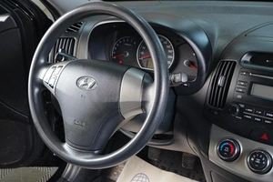 Седан Hyundai Elantra 2010 года, 839000 рублей, Тюмень