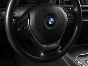 Седан BMW 3 серия 2017 года, 2675000 рублей, Красный Пахарь