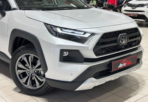 Внедорожник Toyota RAV4 2025 года, 3997000 рублей, Красноярск