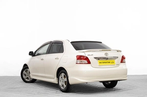 Седан Toyota Belta 2011 года, 1059000 рублей, Барнаул