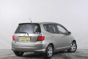 Хетчбэк Honda Fit 2005 года, 549000 рублей, Кемерово