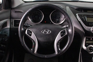 Седан Hyundai Avante 2011 года, 1079000 рублей, Сургут