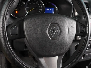 Хетчбэк Renault Sandero 2015 года, 669000 рублей, Воронеж