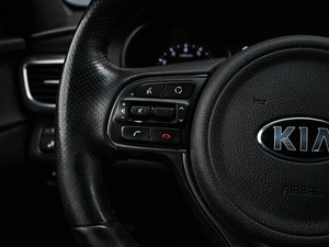 Седан Kia Optima 2017 года, 1939000 рублей, Кирилловка