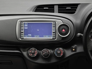 Хетчбэк Toyota Vitz 2014 года, 799000 рублей, Красноярск