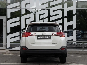 Внедорожник Toyota RAV4 2015 года, 1799000 рублей, Волгоград