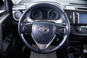 Внедорожник Toyota RAV4 2017 года, 2199000 рублей, Пермь