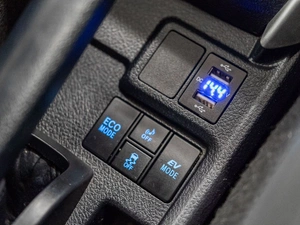 Универсал Toyota Corolla Fielder 2017 года, 1315000 рублей, Красноярск