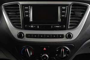 Седан Hyundai Solaris 2017 года, 929000 рублей, Тюмень