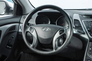 Седан Hyundai Elantra 2014 года, 1199000 рублей, Новосибирск
