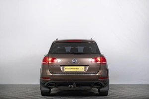 Внедорожник Volkswagen Touareg 2012 года, 2459000 рублей, Томск