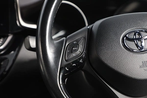 Внедорожник Toyota C-HR 2017 года, 2089000 рублей, Новосибирск