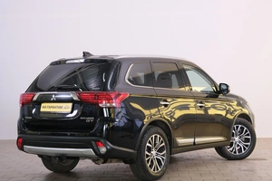 Внедорожник Mitsubishi Outlander 2018 года, 3249000 рублей, Омск