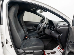 Хетчбэк Toyota Yaris 2021 года, 1220000 рублей, Красноярск