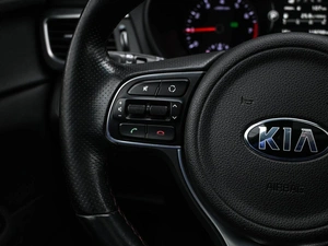 Седан Kia Optima 2016 года, 1844000 рублей, Кирилловка