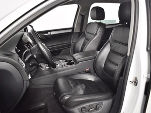 Внедорожник Volkswagen Touareg 2012 года, 2499900 рублей, Казань