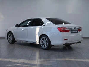 Седан Toyota Camry 2013 года, 1559000 рублей, Саратов