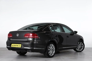 Седан Volkswagen Passat 2011 года, 1099000 рублей, Новосибирск
