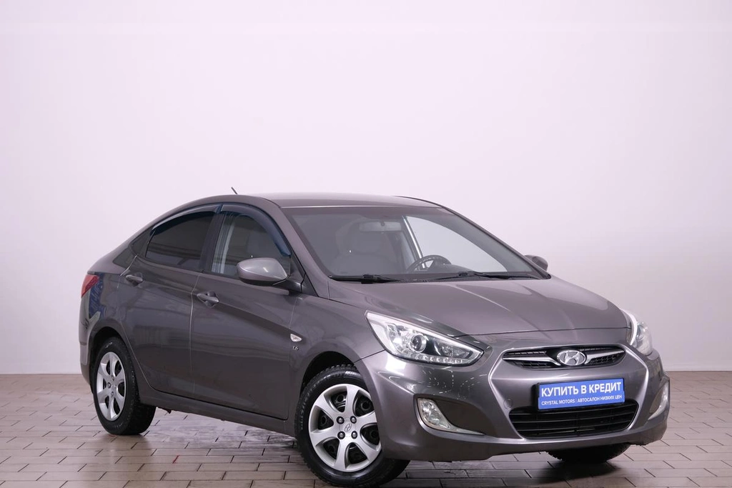 Седан Hyundai Solaris 2013 года, 999000 рублей, Омск