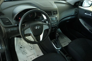 Седан Hyundai Solaris 2016 года, 999000 рублей, Омск